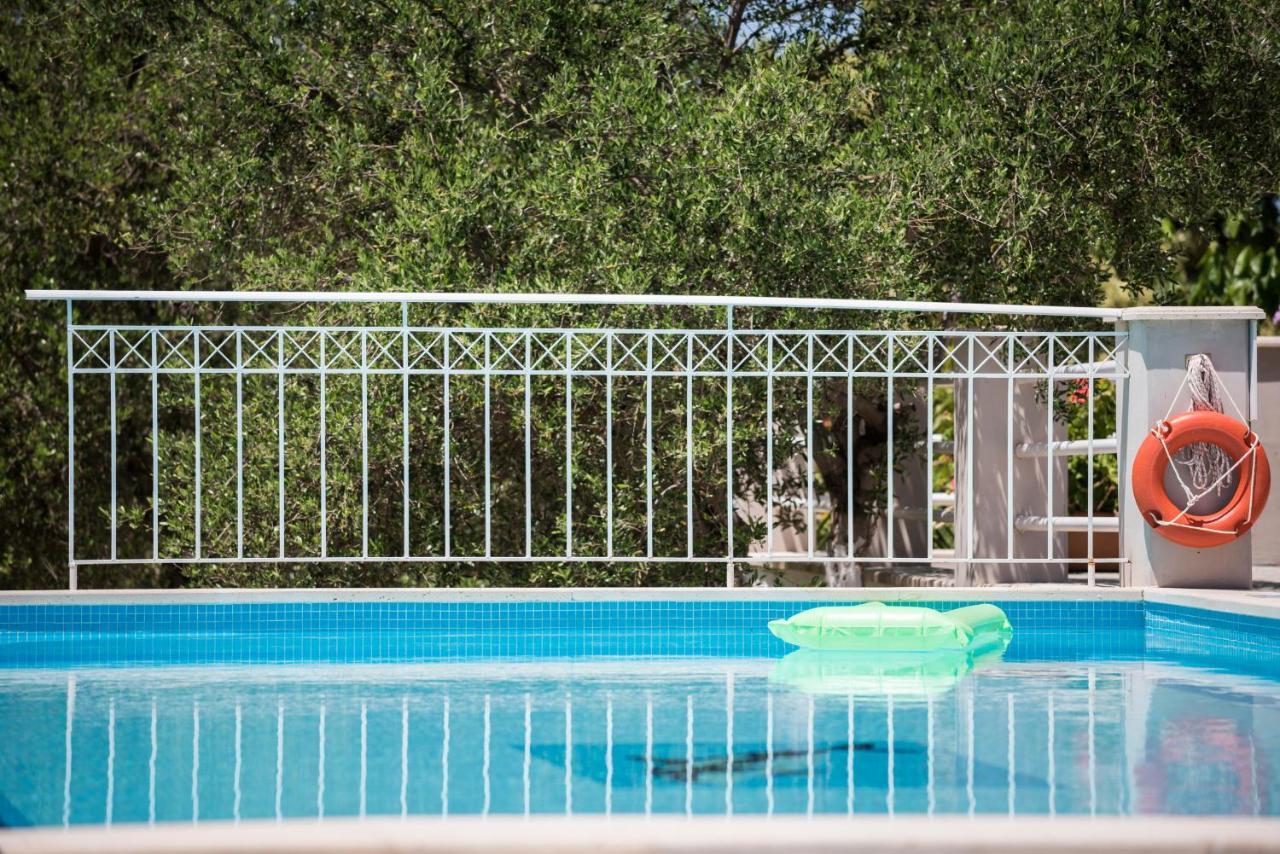Villa Almyros 5 Bedroom Luxurious Villa Close To The Beach Georgioupoli Bagian luar foto